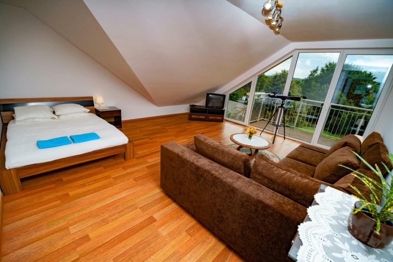 Isaan Ostrzyce Guest House Buitenkant foto